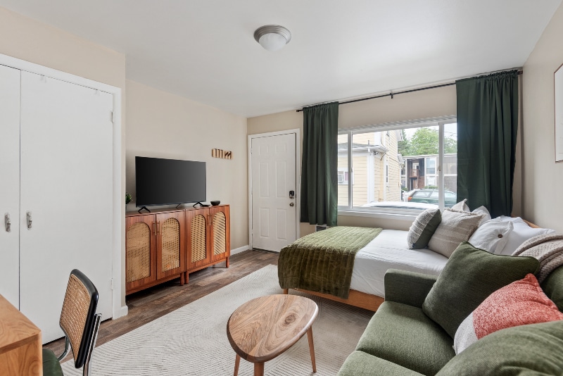 Building Photo - 5248 SE Stark St