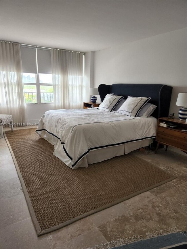 Building Photo - 780 NE 69th St