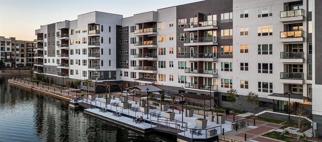 Building Photo - 880 Lake Carolyn Pkwy