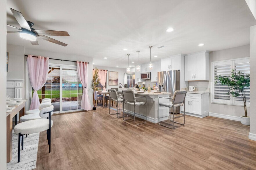 Building Photo - 13075 Old West Ave