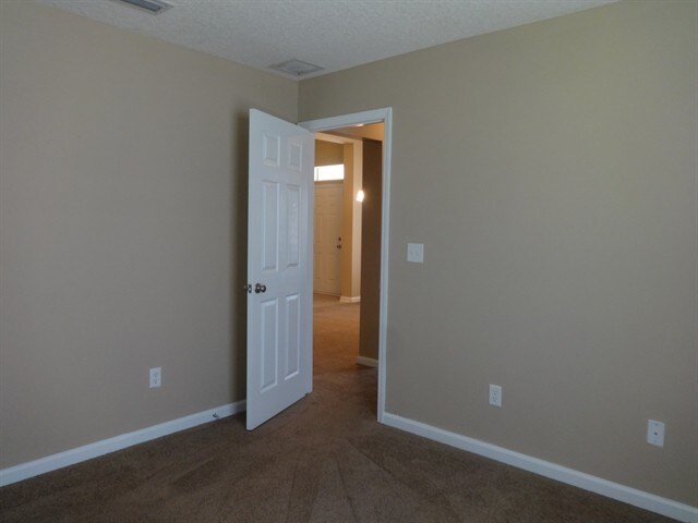 Building Photo - 1433 Creek Point Boulevard