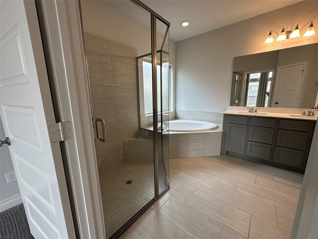 Building Photo - 16343 Silver Emperor St