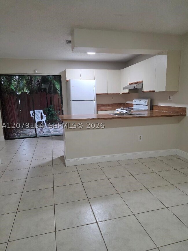 Building Photo - 15425 SW 74th Cir Ct
