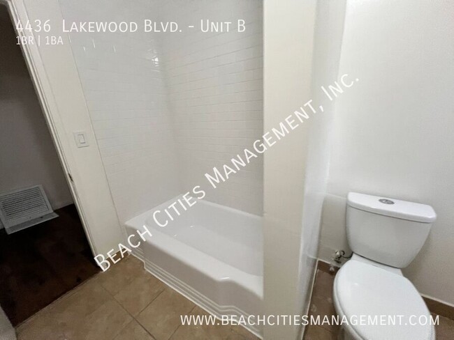 Building Photo - 4436 Lakewood Blvd
