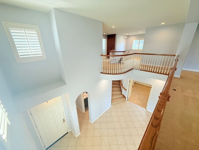 Building Photo - Pet-Friendly Hillside 4BR Home with New Flooring | Newbury Park