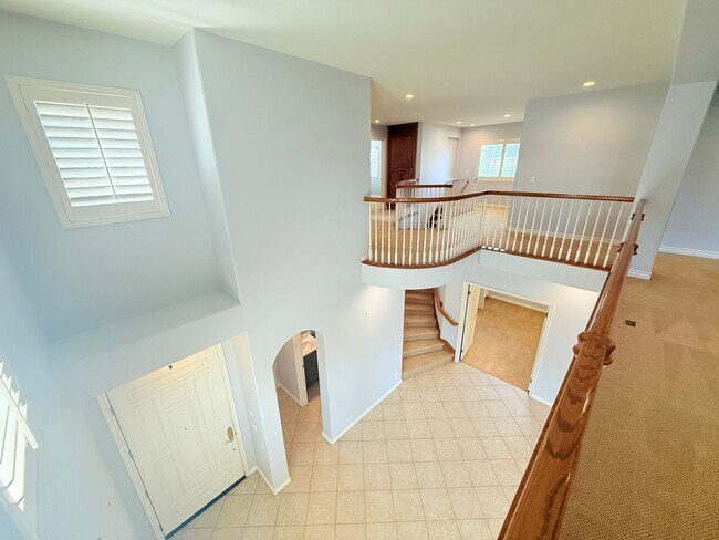 Primary Photo - Spacious 4-bedroom, 3-bathroom home in New...
