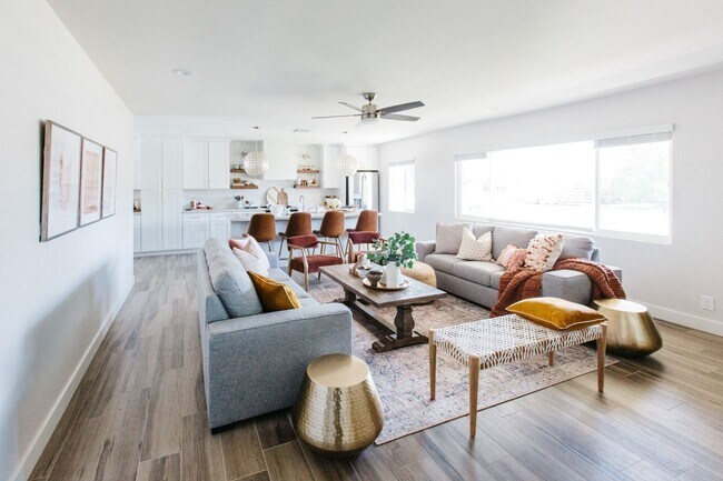 Building Photo - Stunning Remodel near Old Town!