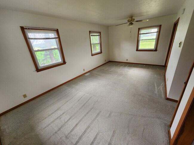 Building Photo - 7146 Tamarack Rd