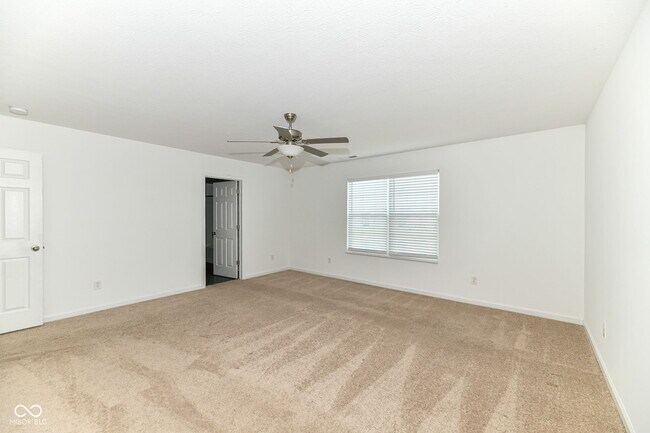 Building Photo - 5375 Maywood Dr