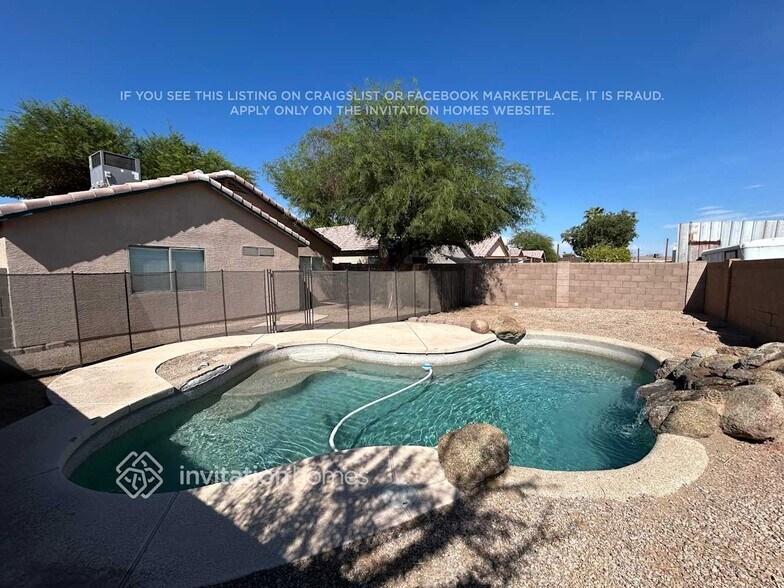 Building Photo - 8315 W Clear Stream Dr