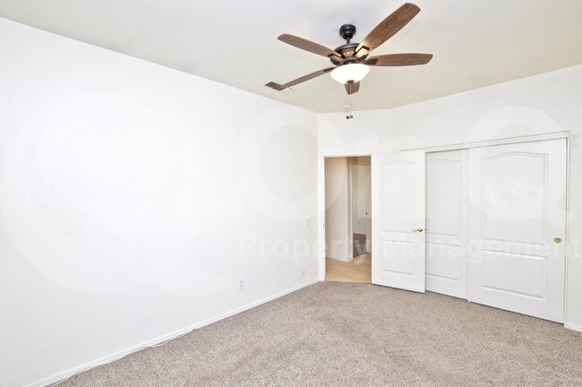 Building Photo - 598 S Neely St