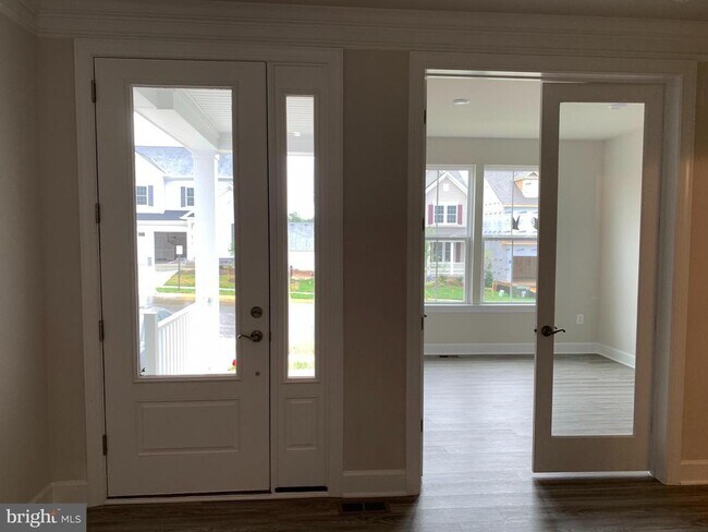 Building Photo - 150 Boxelder Dr