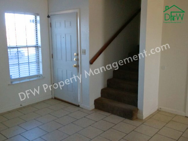 Building Photo - Cute 2-Bed/1.5-Bath Townhome for Lease in Celina