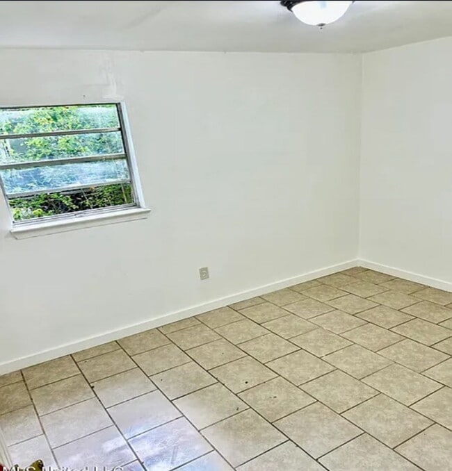 Building Photo - Gulfport 3 Bedroom