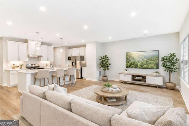 Building Photo - 555 Thatch Ter