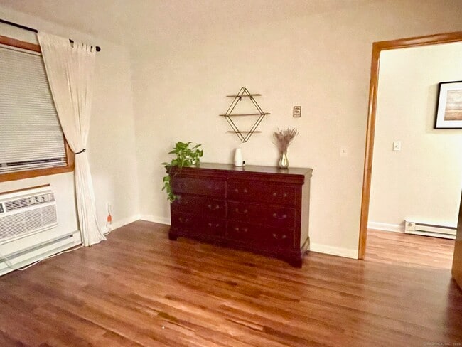 Building Photo - 31 Glenwood Ave