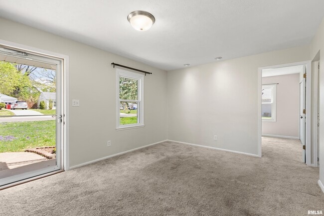 Building Photo - 5209 N Glen Elm Dr