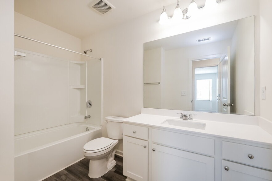 Building Photo - 367 Greenwalk Pl