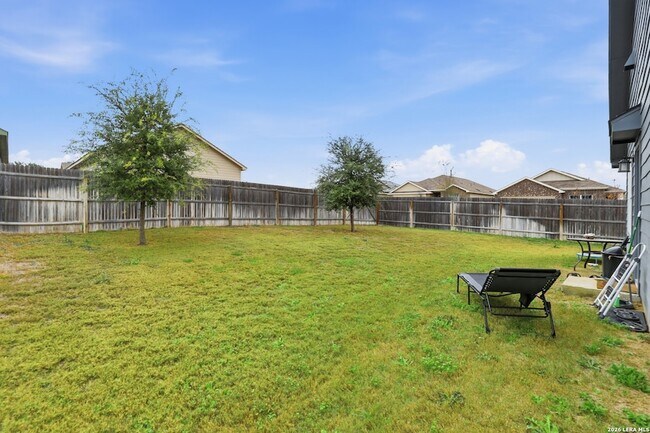 Building Photo - 14905 Dorset Wheel