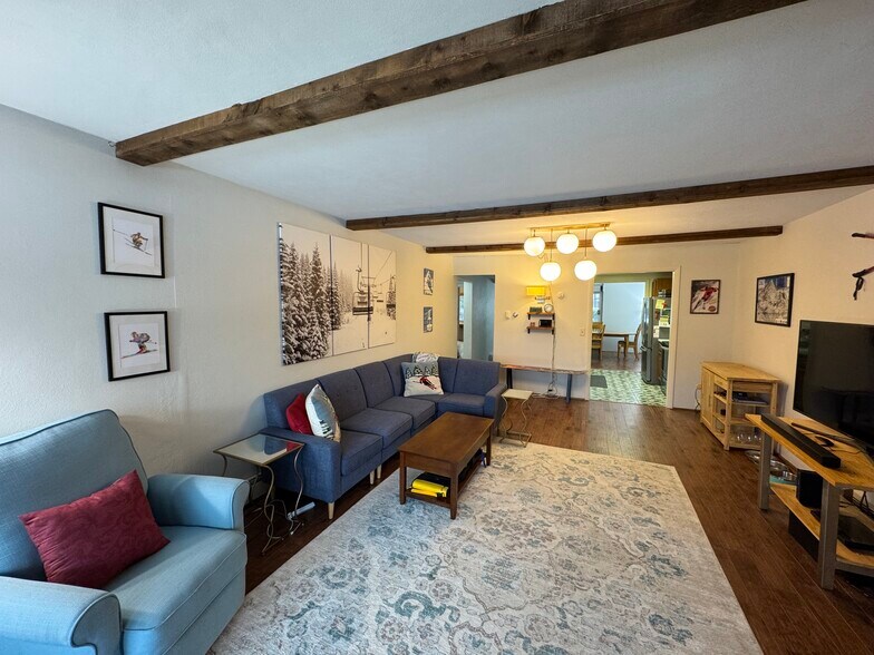 Building Photo - 663 Cherry Valley Rd