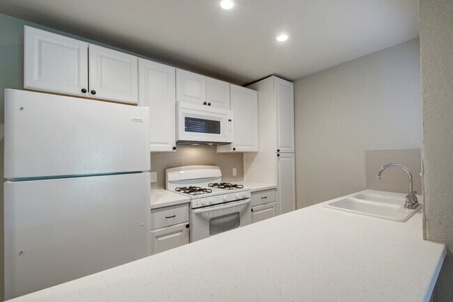 Building Photo - 409 Blackson Ave