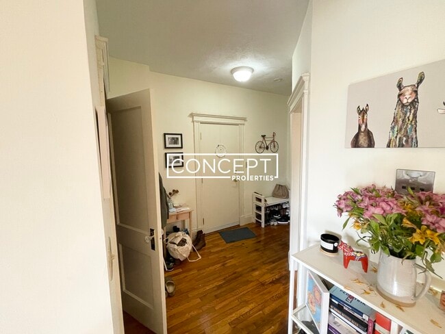 Building Photo - 195 Park Dr