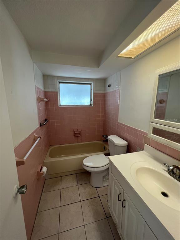 Building Photo - 3220 Pinon Dr
