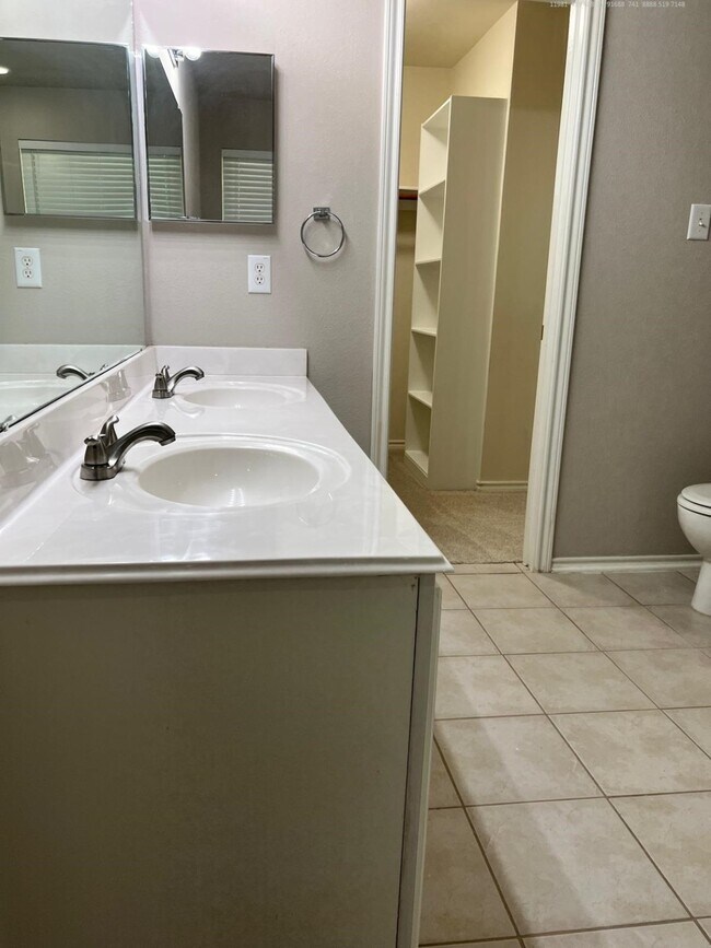 Building Photo - 114 N Camellia Grove Cir