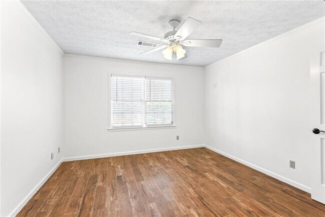 Building Photo - 5184 W Price Rd