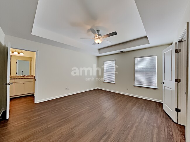 Building Photo - 318 Camp dr