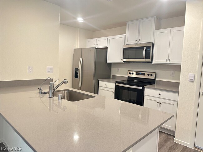 Building Photo - 9918 Saffron Hls St