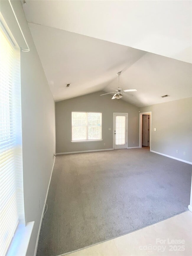 Building Photo - 5522 Stone Bluff Ct