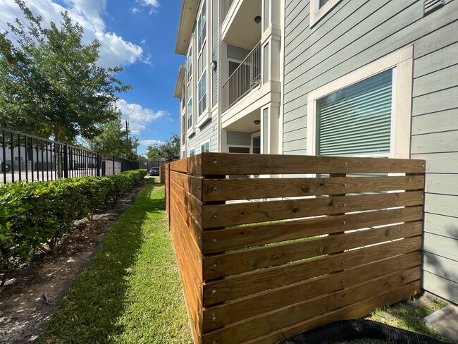 1st Floor Extended Patios Available - 7630 Amelia Rd