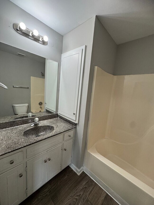 Building Photo - Single Family Home in Clarksville