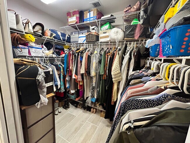 Building Photo - 7348 Lake Meadow Way