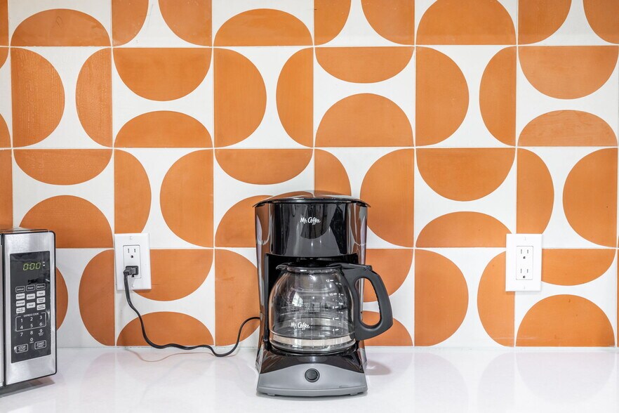 Building Photo - 321 N Gertruda Ave