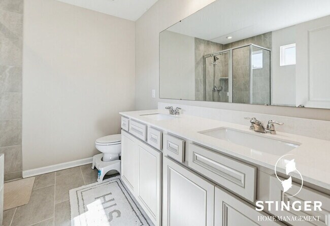 Building Photo - 1214 Danner Dr