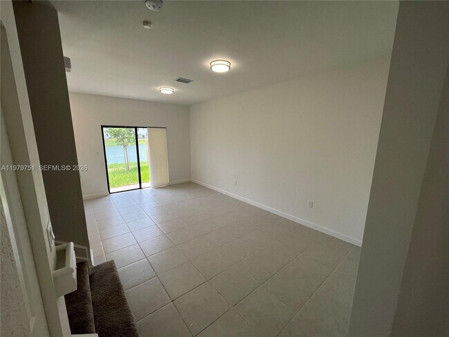 Building Photo - 9960 SW 228th Ln
