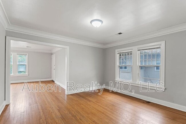 Building Photo - 5341 Holmes St