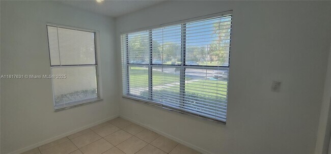 Building Photo - 3380 Pinewalk Dr N