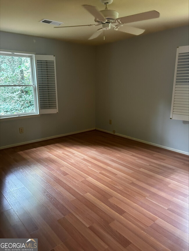 Building Photo - 125 Pebble Trail