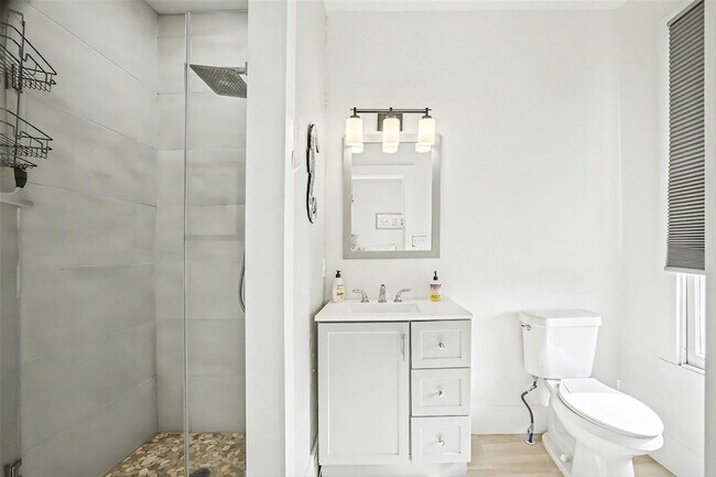 Building Photo - 1912 37th St