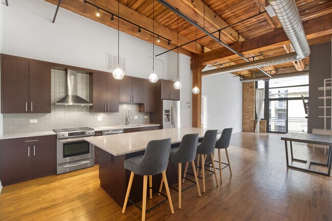 Building Photo - 525 W Superior St