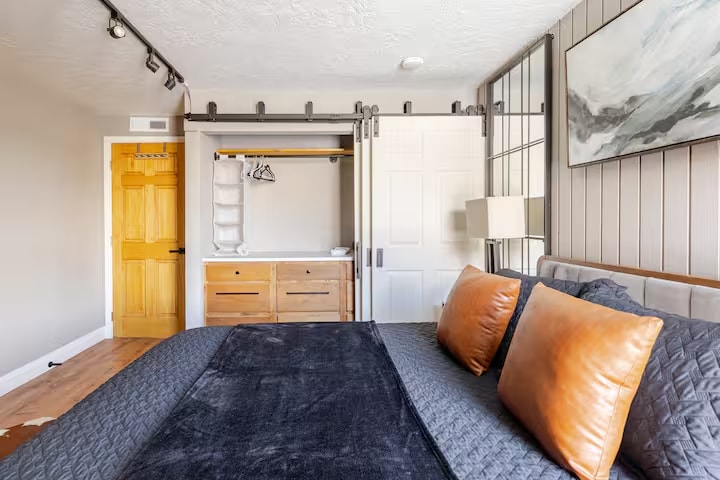 Building Photo - 1150 Deer Valley Dr