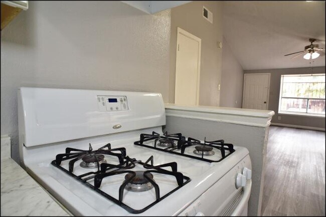 Building Photo - 2 bedroom in El Paso TX 79907