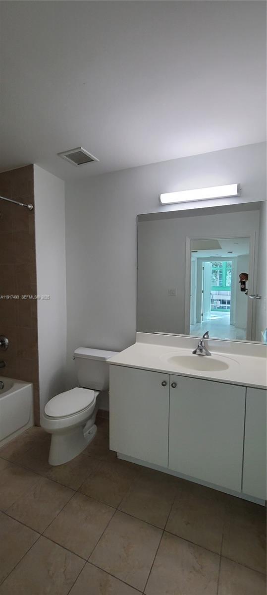 Building Photo - 111 E Flagler St