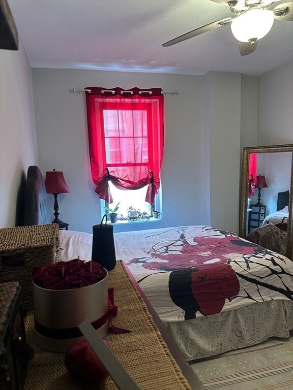 Building Photo - 160 Salem St