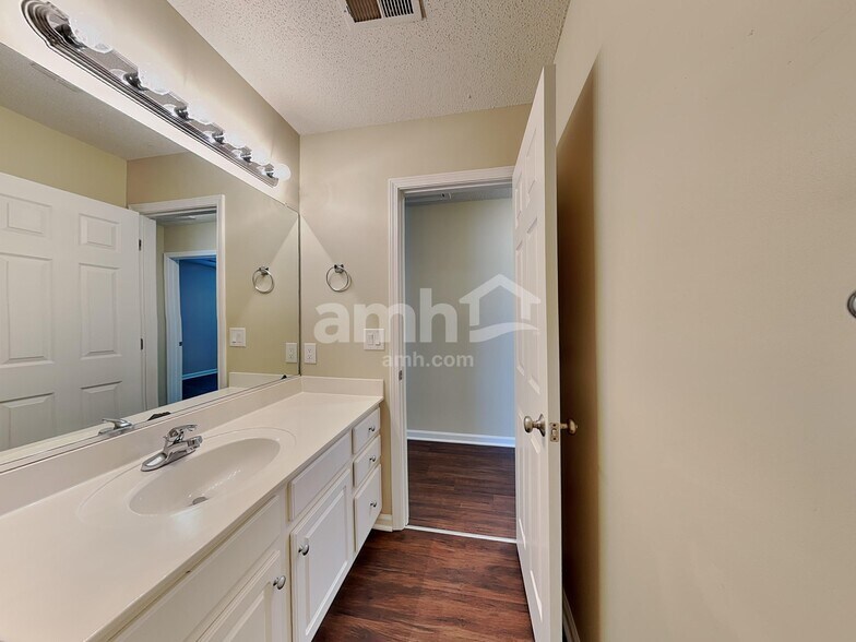 Building Photo - 3646 Sunset Hollow Dr