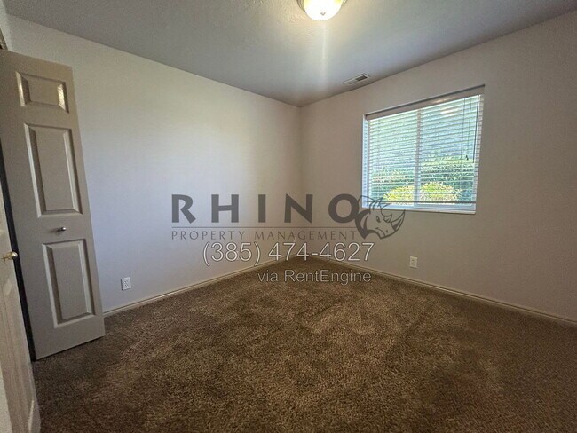 Building Photo - 370 W 4900 S