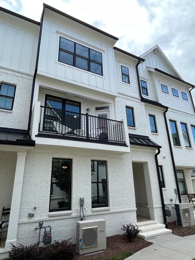 Building Photo - Stunning 2BD*, 3.5BA Raleigh Townhome with Bonus Office/Den on First Floor and 2-Car Attached Garage
